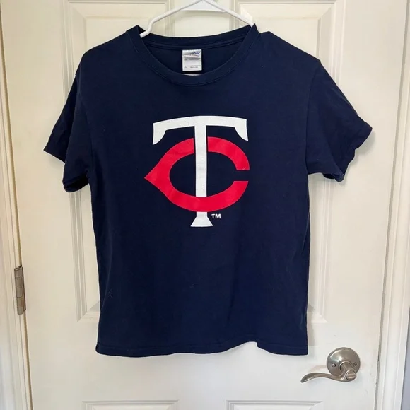 Youth size Large, Minnesota Twins Tee - Picture 1 of 4